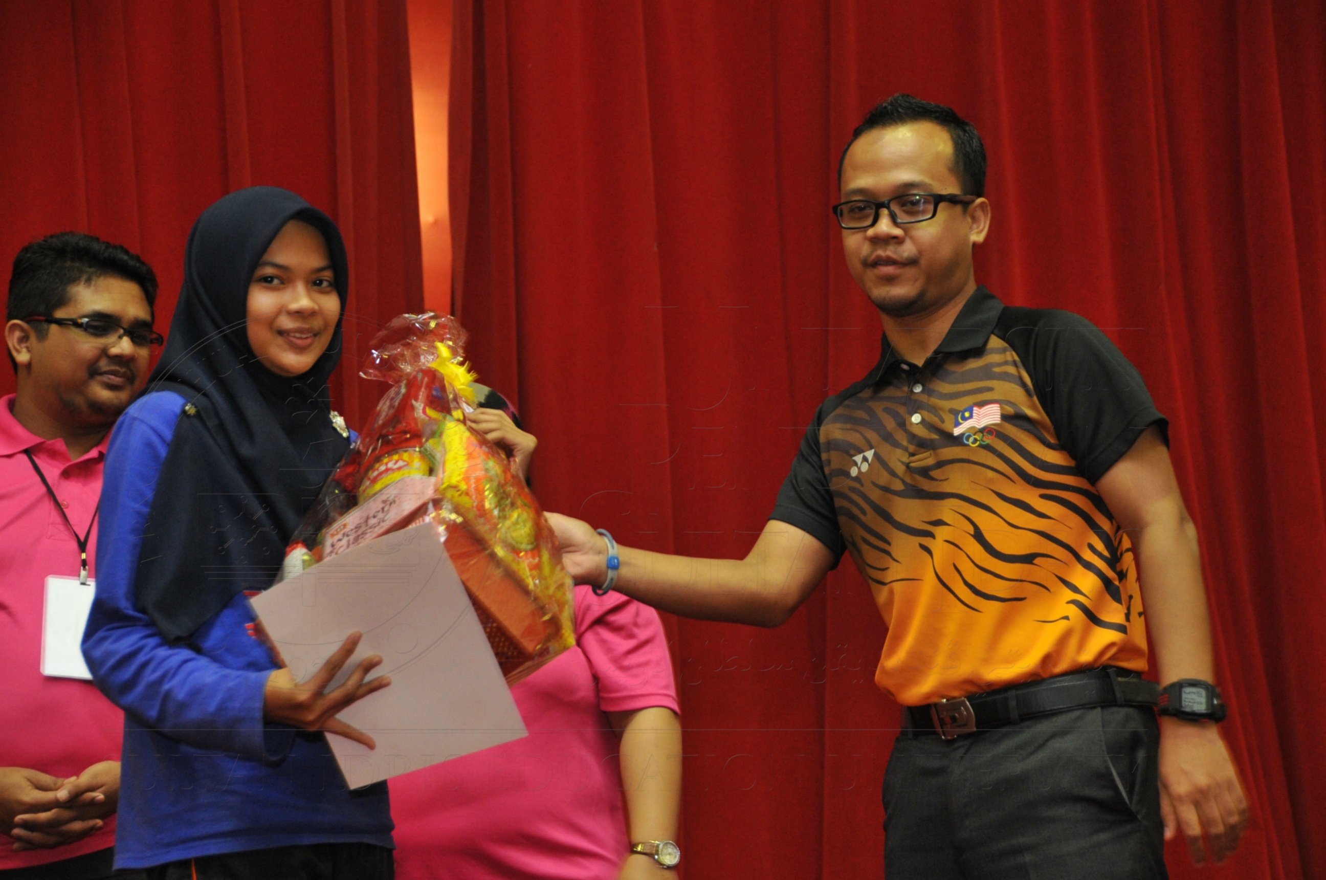 PRO15 158 CATUR HAS 9587